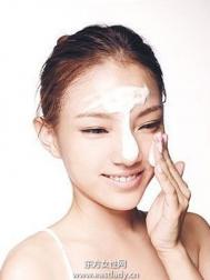 护肤小窍门：清洁是任何肤质护理的基础