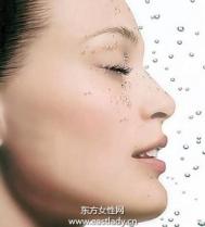护肤技巧：造成皮肤缺水的4大原因