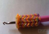 手工编织教程【图】 橡皮筋笔套之彩虹织机