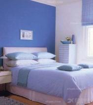 风水禁忌：卧室背景墙之蓝色情迷