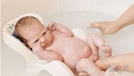 新生儿夏季洗澡注意事项 如何在夏季给新生儿洗澡