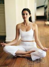 减肥瑜伽初级教程 五招式塑造好身材