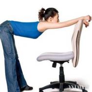 办公室怎么锻炼腹肌呢 锻炼腹肌塑造柔美身材