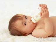 家长必知的宝宝换奶粉注意事项