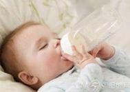 怎么给宝宝换奶粉 按照不同情况而定