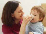 婴儿感冒流鼻涕怎么办 如何治疗感冒流鼻涕