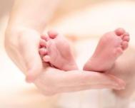 4个新生儿敏感部位仔细护理