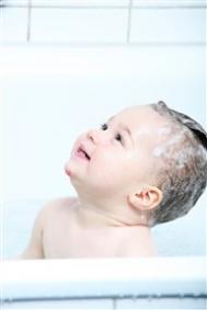开浴霸如何保护宝宝眼睛?