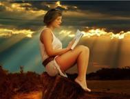 Photoshop合成色彩艳丽的读书女人场景教程