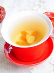 黄芪红枣枸杞茶的做法
