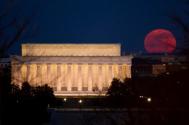 10张精彩的“超级月亮”摄影作品欣赏
