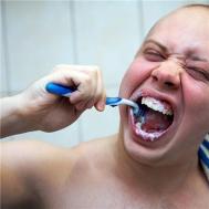 洗牙对牙齿有伤害吗