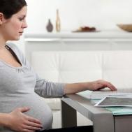 怀孕38周宝宝怎么好像在肚子里一弹一弹的怎么回事动静很大？