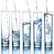 塑料杯子喝热水有害吗