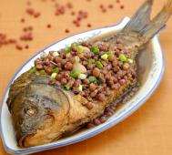 红小豆焖鲤鱼的吃法