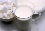 牛奶营养丰富-不要用微波炉加热