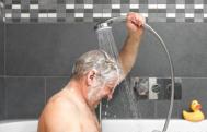 老年人冬季洗澡时间有讲究