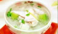 鲜草菇丝瓜鱼片汤的做法