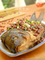 正宗红小豆焖鲤鱼的做法