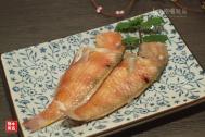 怎么做鹦哥鱼饭：潮菜鱼类菜肴中的冷菜好吃