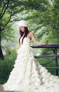 Photoshop调出美女婚纱相片梦幻的黄蓝色教程
