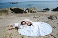 Photoshop调出沙滩婚纱相片经典暗蓝色效果教程