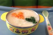 【宝宝食谱】—三文鱼蔬菜粥的做法