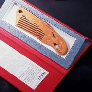 中式元素的木梳包装盒设计