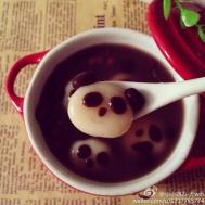 正宗熊猫红豆汤圆的做法