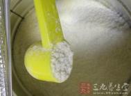 奶粉不易溶解 你知道奶粉不易溶解什么吗