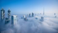 作品赏析：云之城 浓雾中的迪拜