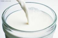 10种错误的喝牛奶方式