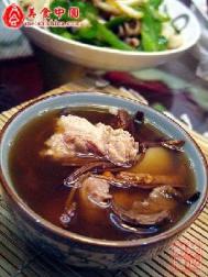 黑木耳排骨汤的做法 最正宗黑木耳排骨汤的做法