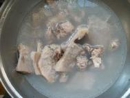 怎样做榴莲壳煲排骨汤 榴莲壳煲排骨汤做法