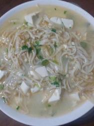 雪菜金针菇虾汤的吃法 雪菜金针菇虾汤的家常做法