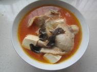 如何做豆腐鱼片生菜汤 豆腐鱼片生菜汤的做法