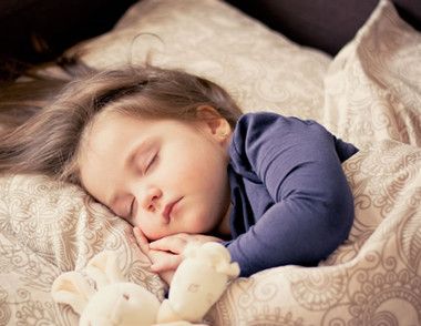 冬季宝宝睡觉要如何保暖  冬季宝宝睡觉时保暖的注意事项