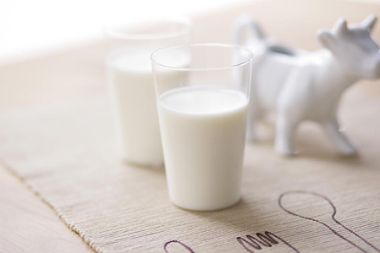 过期的牛奶有什么用 巧用过期牛奶