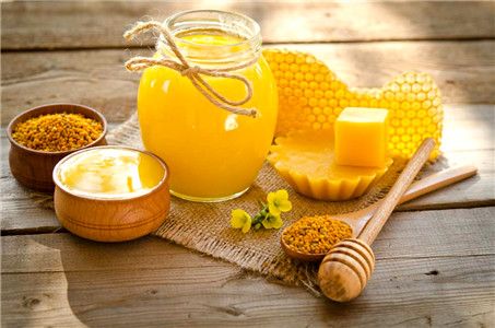 蜂蜜和什么相克 哪些人不适合吃蜂蜜