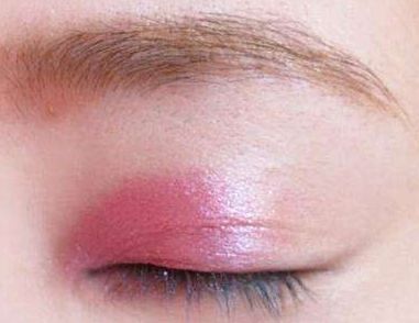 粉色眼影怎么化 少女眼妆教程
