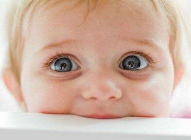 孕期吃什么宝宝眼睛大？