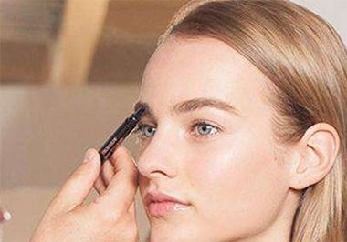 化妆教程 如何打造自然眉