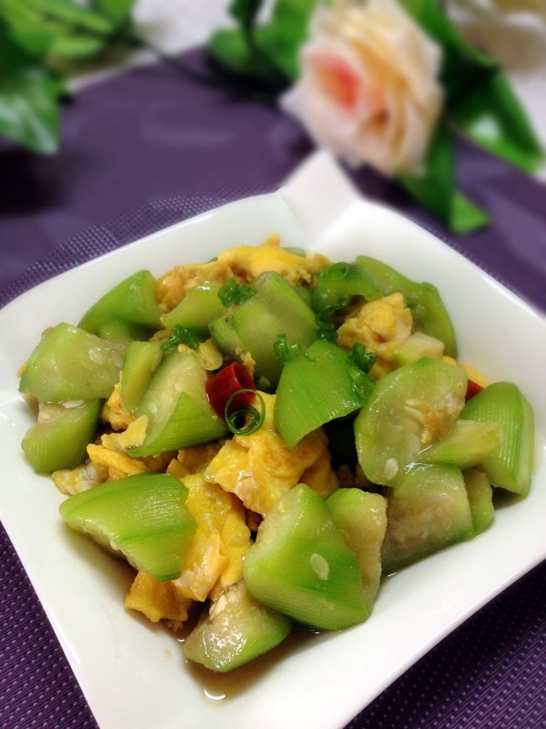 如何做蚝油丝瓜炒蛋好吃？