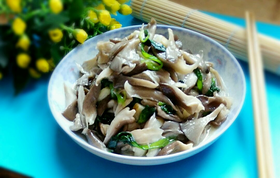 蘑菇炒青菜怎样做好吃 蘑菇炒青菜如何吃