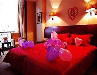 如何用气球布置婚房 用气球布置婚房的技巧