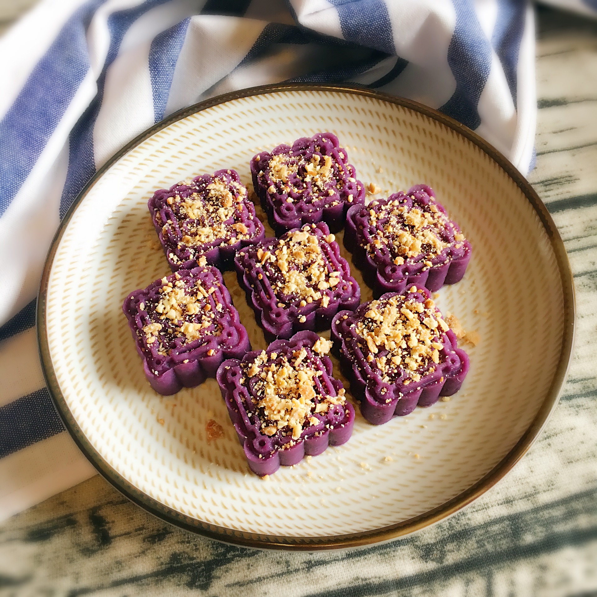 坚果紫薯糕怎样吃?