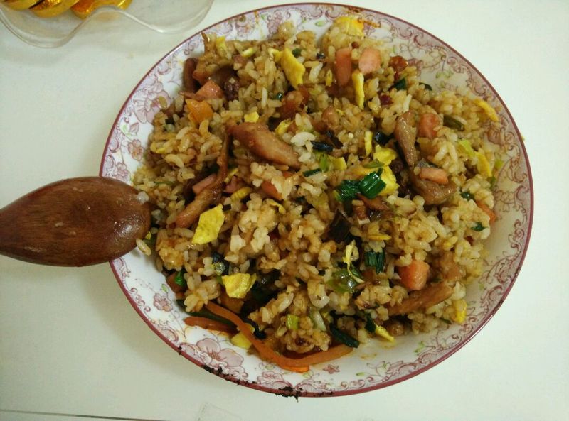 美味营养肉炒米饭怎样做好吃 美味营养肉炒米饭如何做好吃？