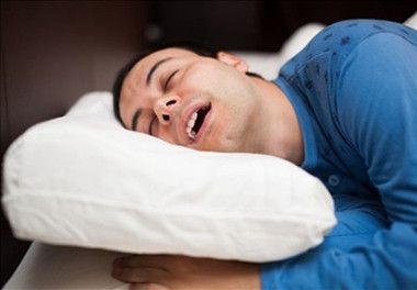 如何用食物缓解睡觉打鼾的症状