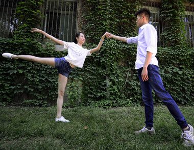 济南舞蹈专业学生拍毕业照满屏狗粮 怎样拍毕业照有创意
