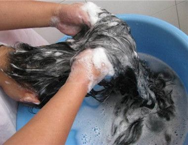 夏季怎样洗头发？夏天洗头的正确步骤